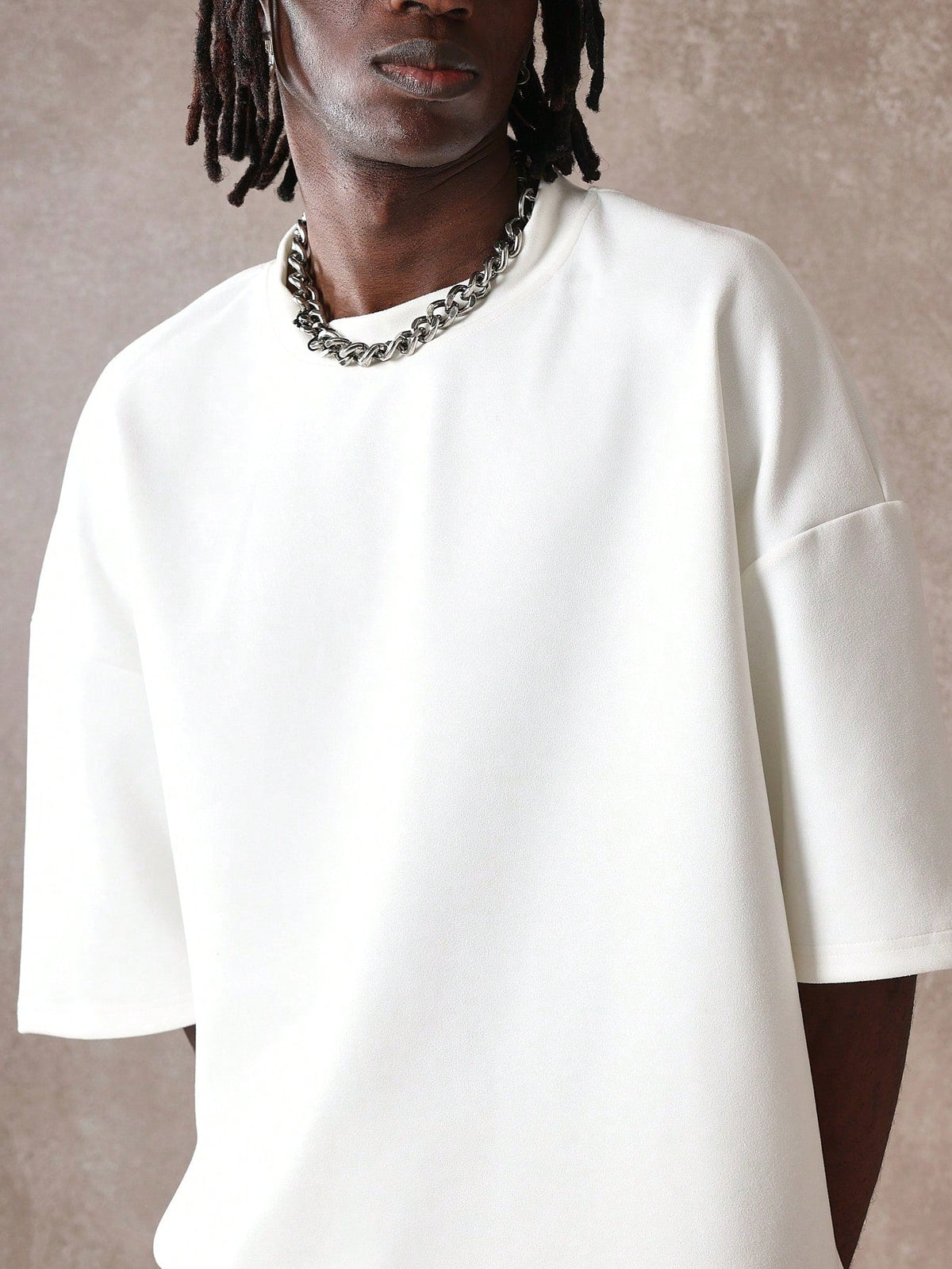Camiseta Manfinity Veludo Boxy — Foto 6