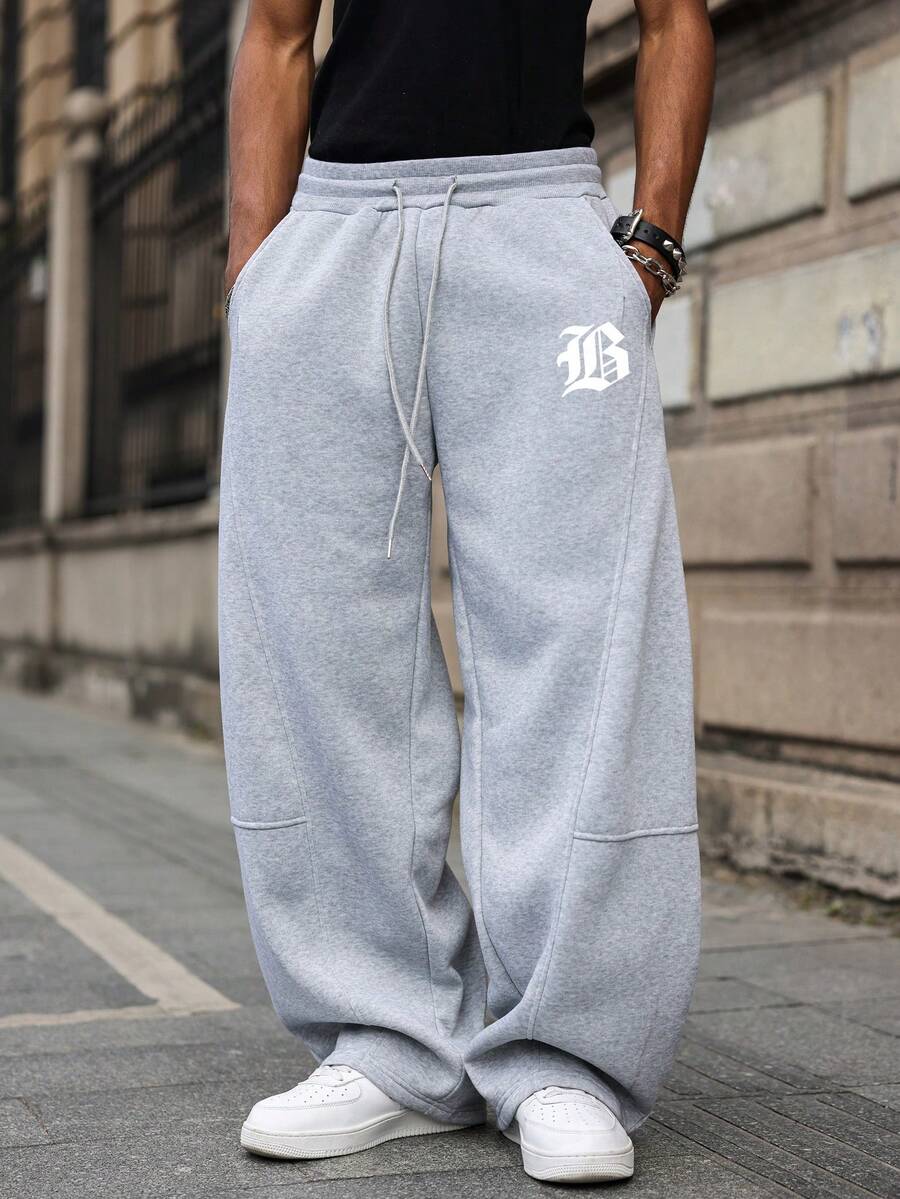 Calça Manfinity Studios Monogram Sweatpants — Foto 3
