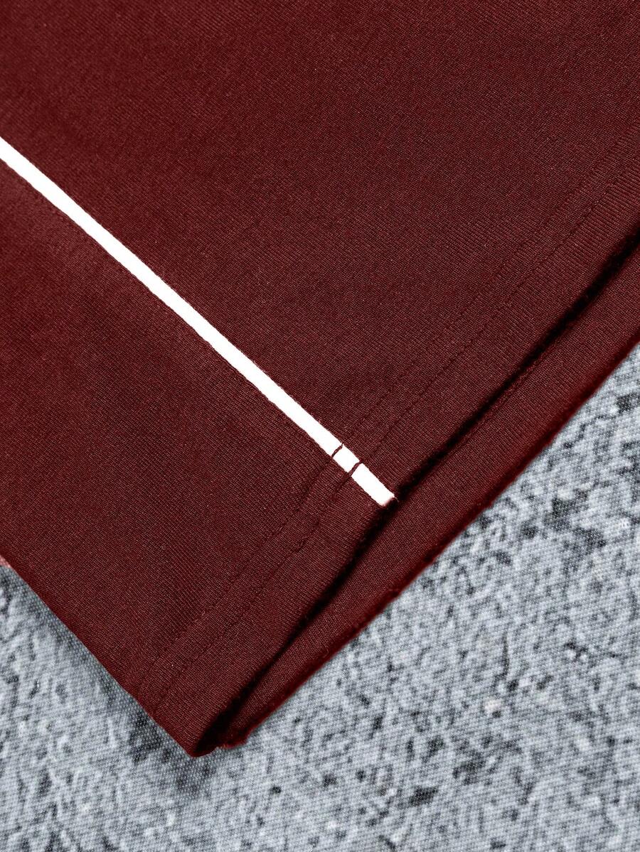Camiseta Manfinity Folgado Estampa Gráfica Recorte — Foto 12