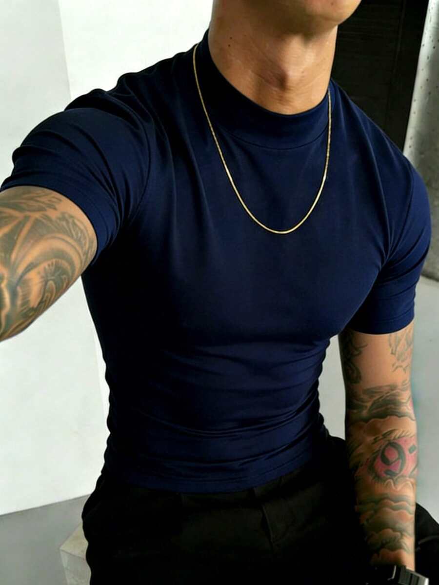 Camiseta Manfinity Gola Minimal — Foto 6