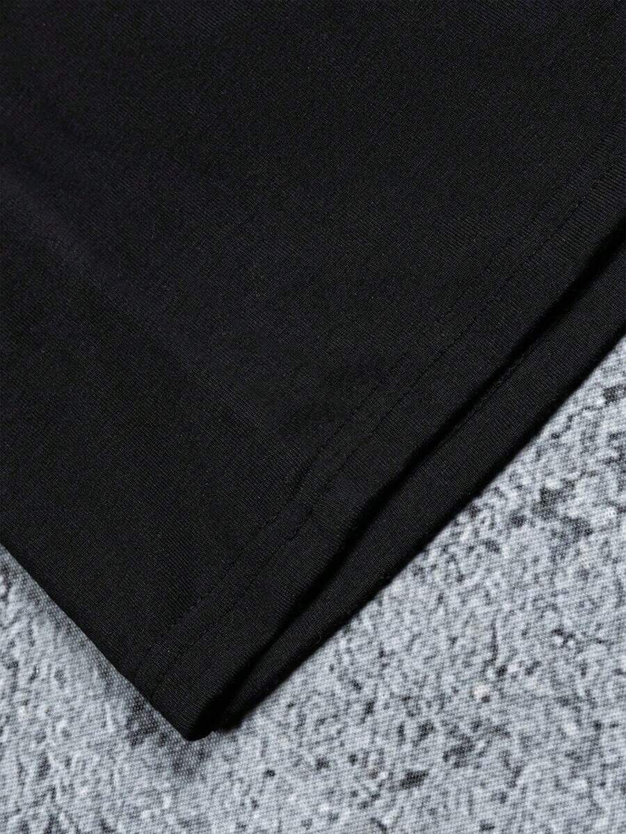 Camiseta Manfinity Folgado Estampa Gráfica Recorte — Foto 31