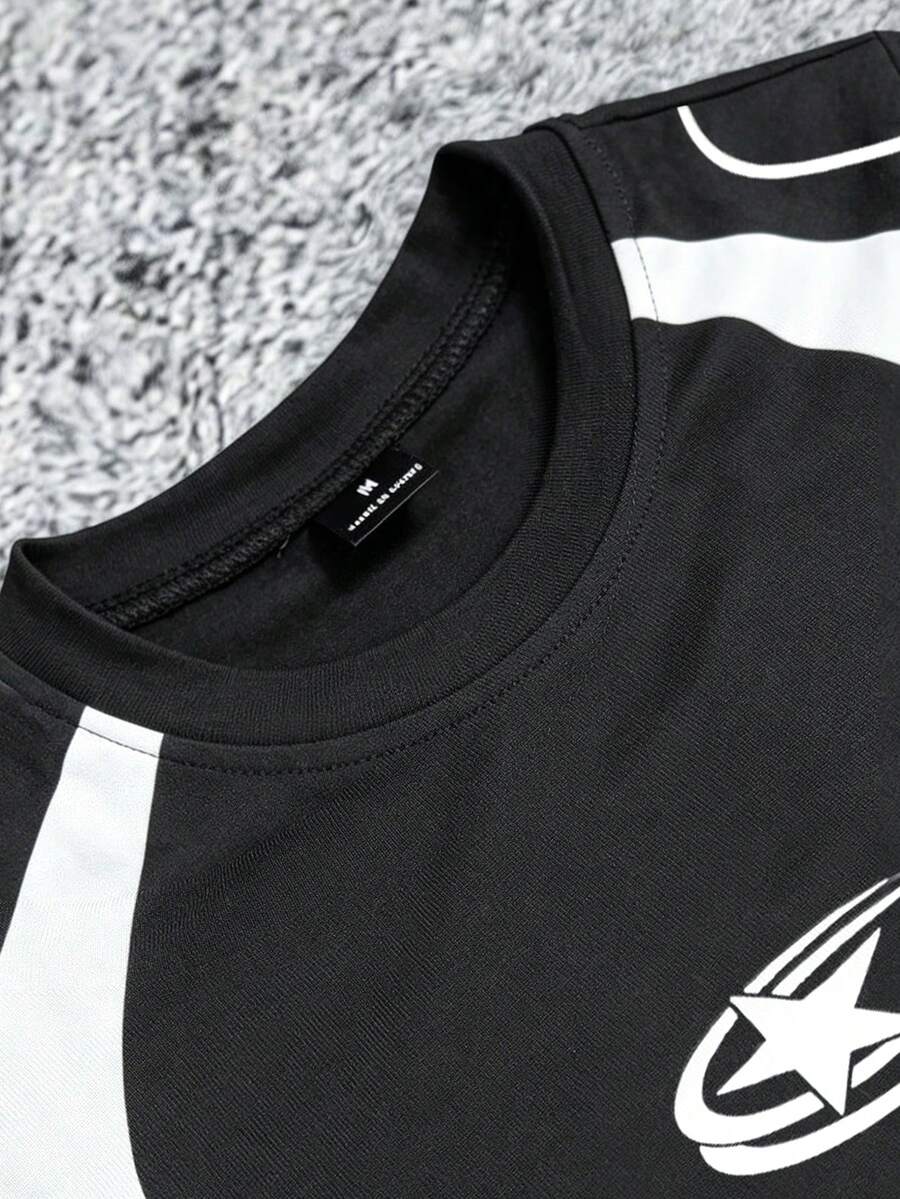 Camiseta Manfinity Folgado Estampa Gráfica Recorte — Foto 30