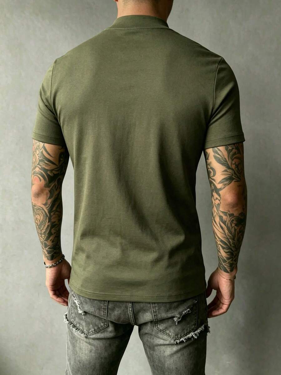 Camiseta Manfinity Gola Minimal — Foto 42