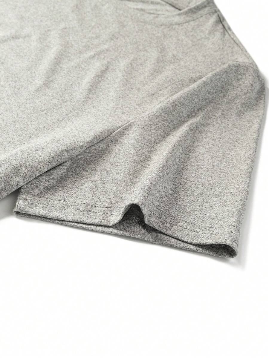 Camiseta Manfinity Gola Minimal — Foto 38