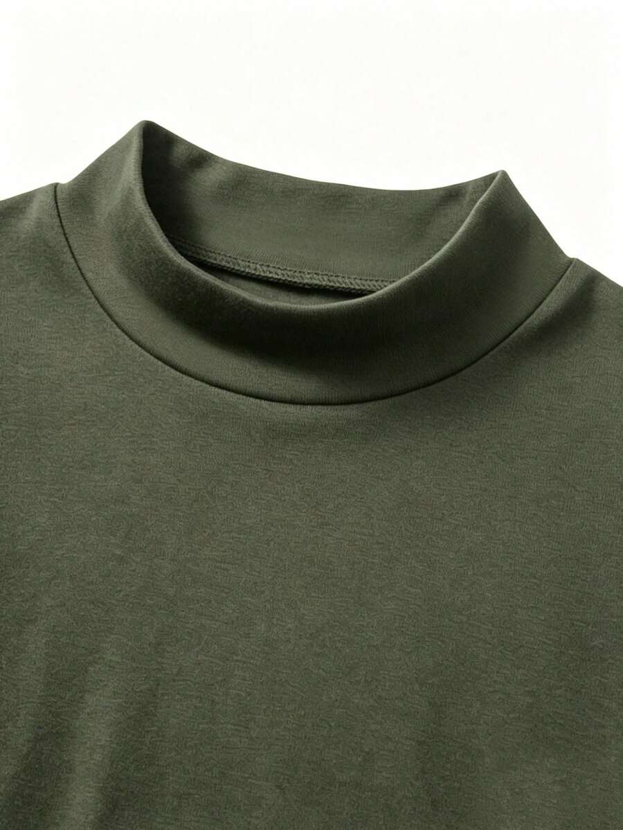 Camiseta Manfinity Gola Minimal — Foto 43