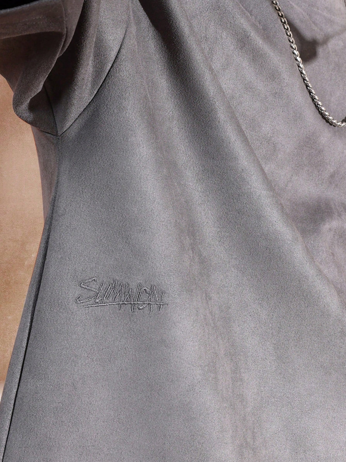 Camiseta Manfinity Veludo Boxy — Foto 4