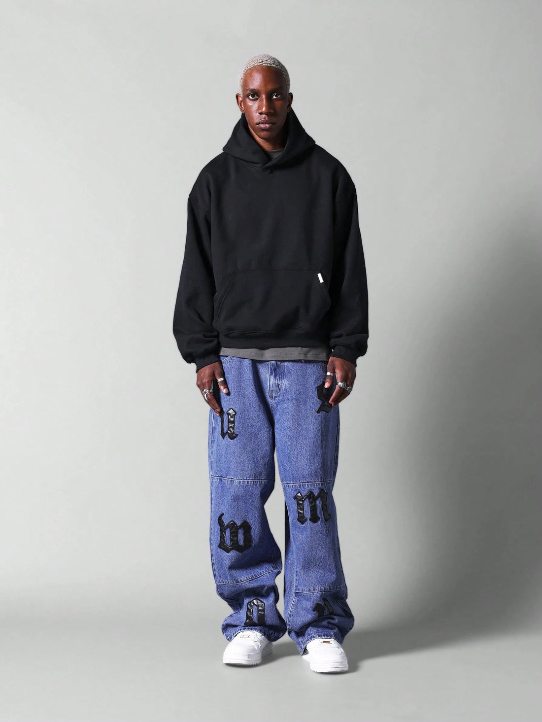 Calça Manfinity Distintivos — Foto 1