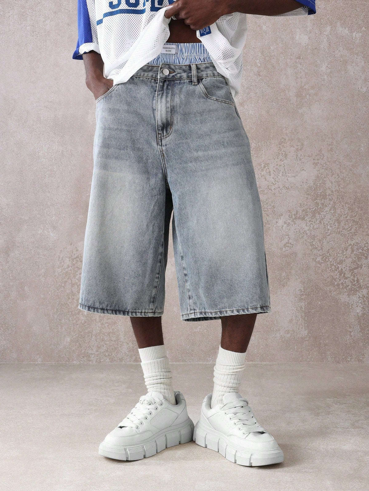 Short Manfinity Denim Oversized Perna Larga — Foto 7