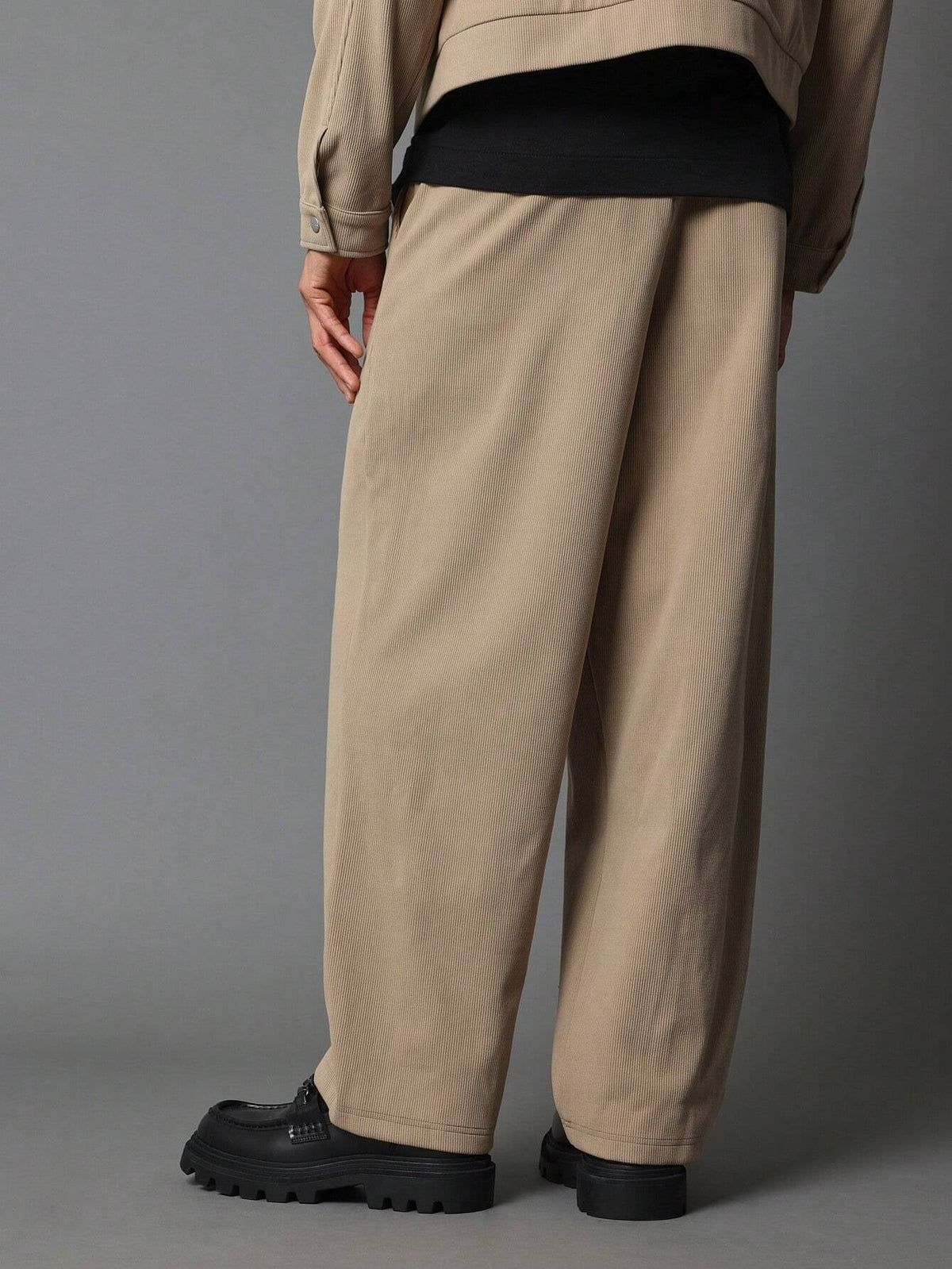 Calça Manfinity Veludo Cream — Foto 3