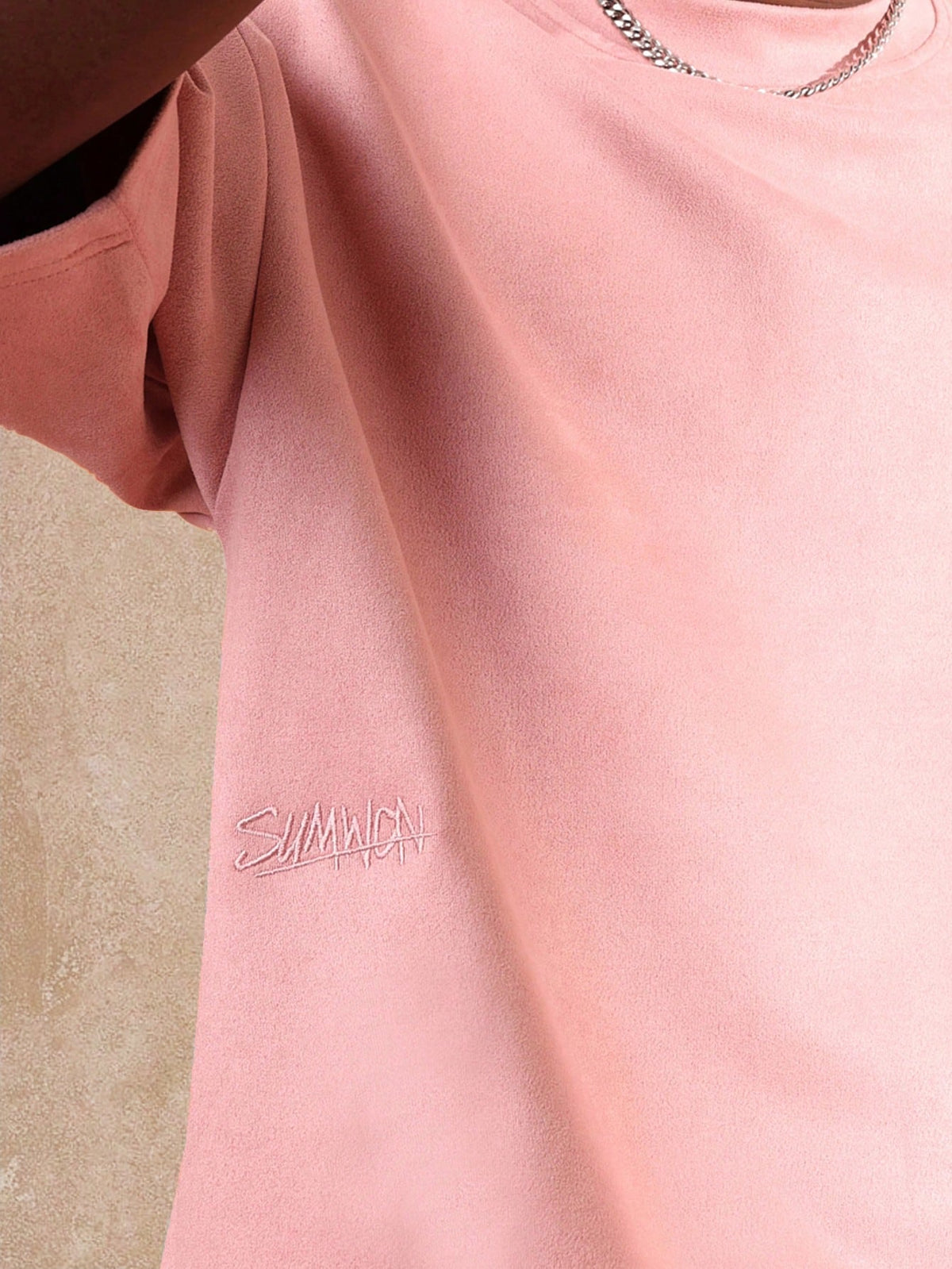Camiseta Manfinity Veludo Boxy — Foto 9