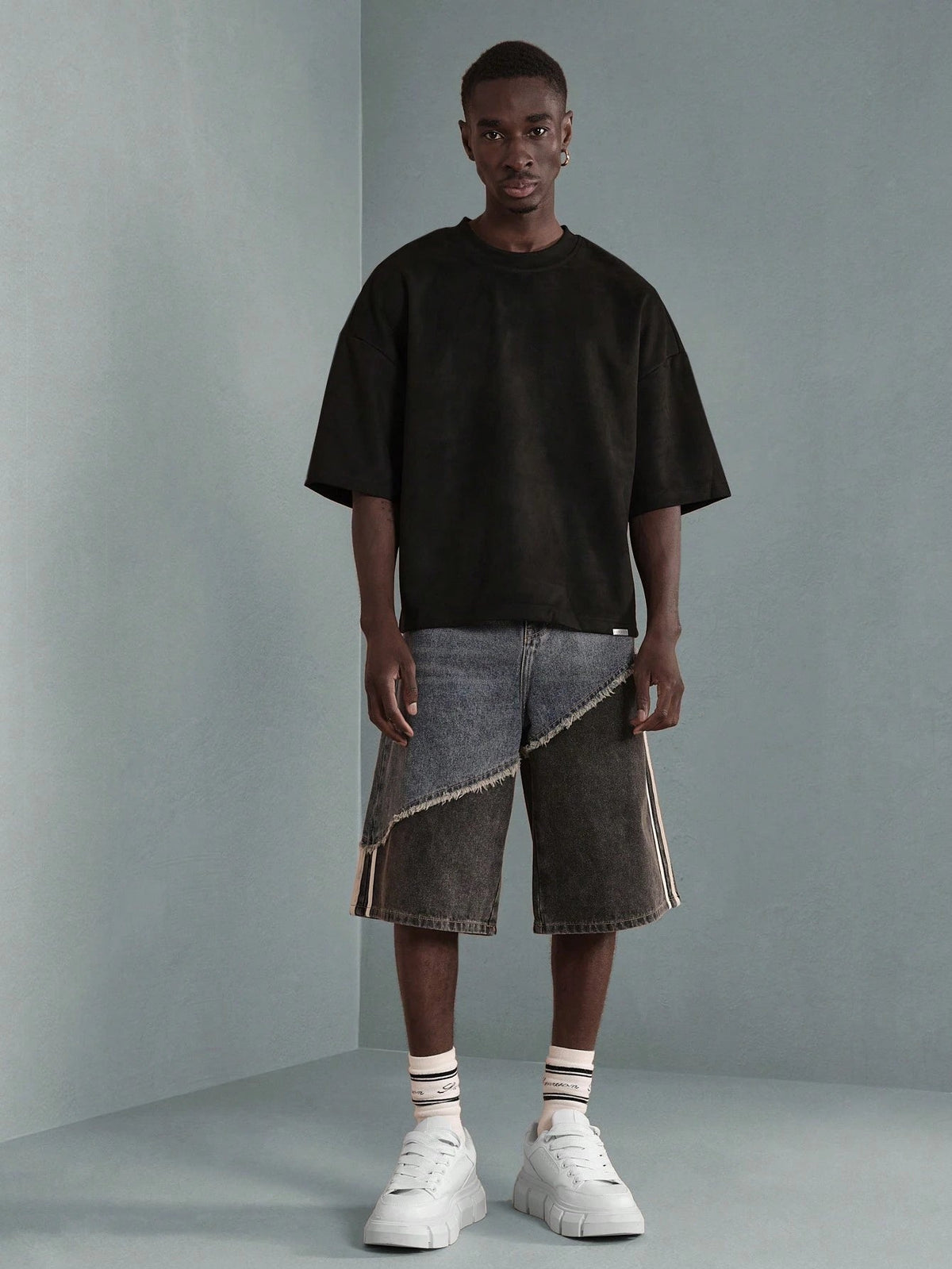 Camiseta Manfinity Veludo Boxy — Foto 22