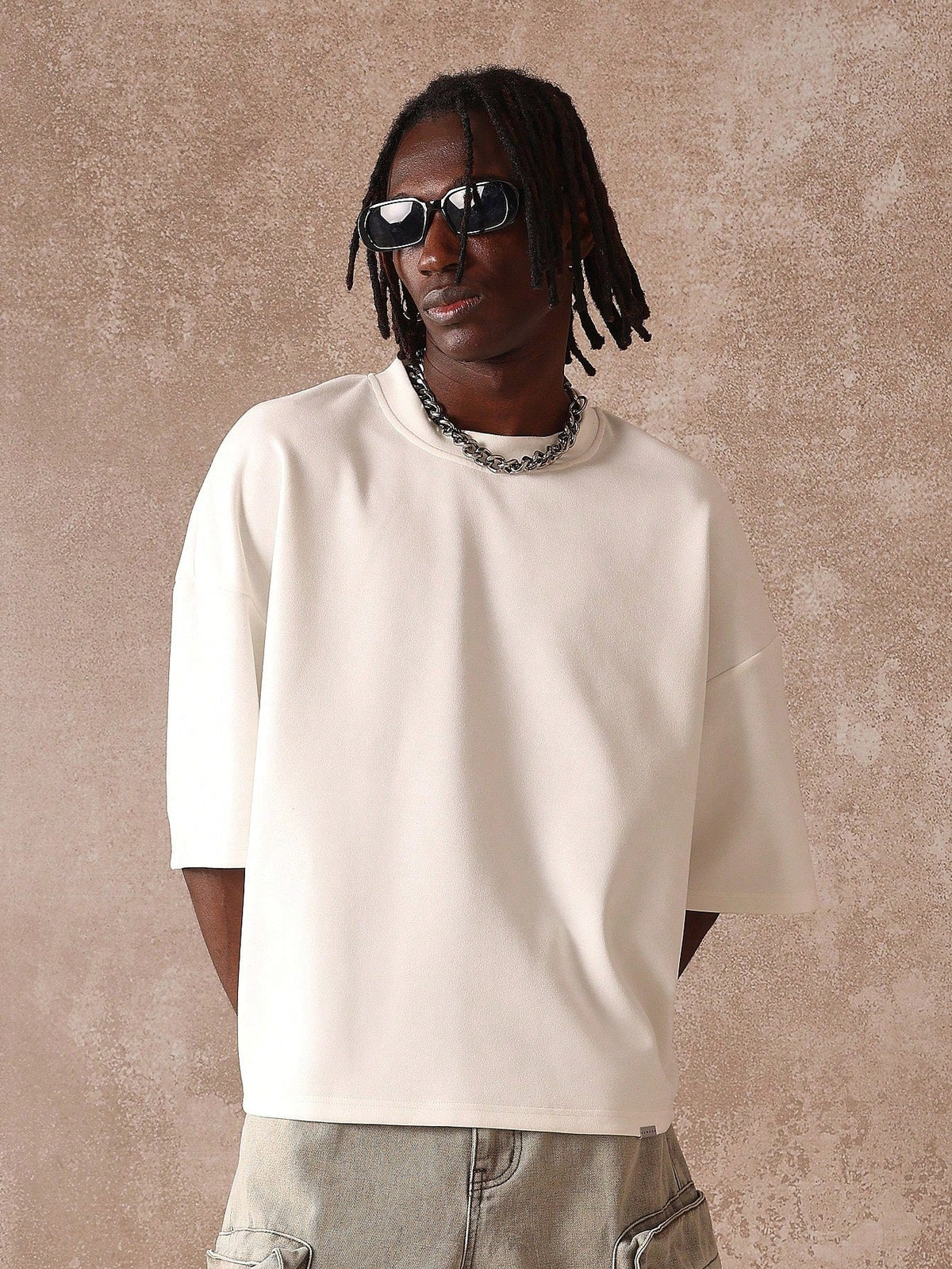 Camiseta Manfinity Veludo Boxy — Foto 10