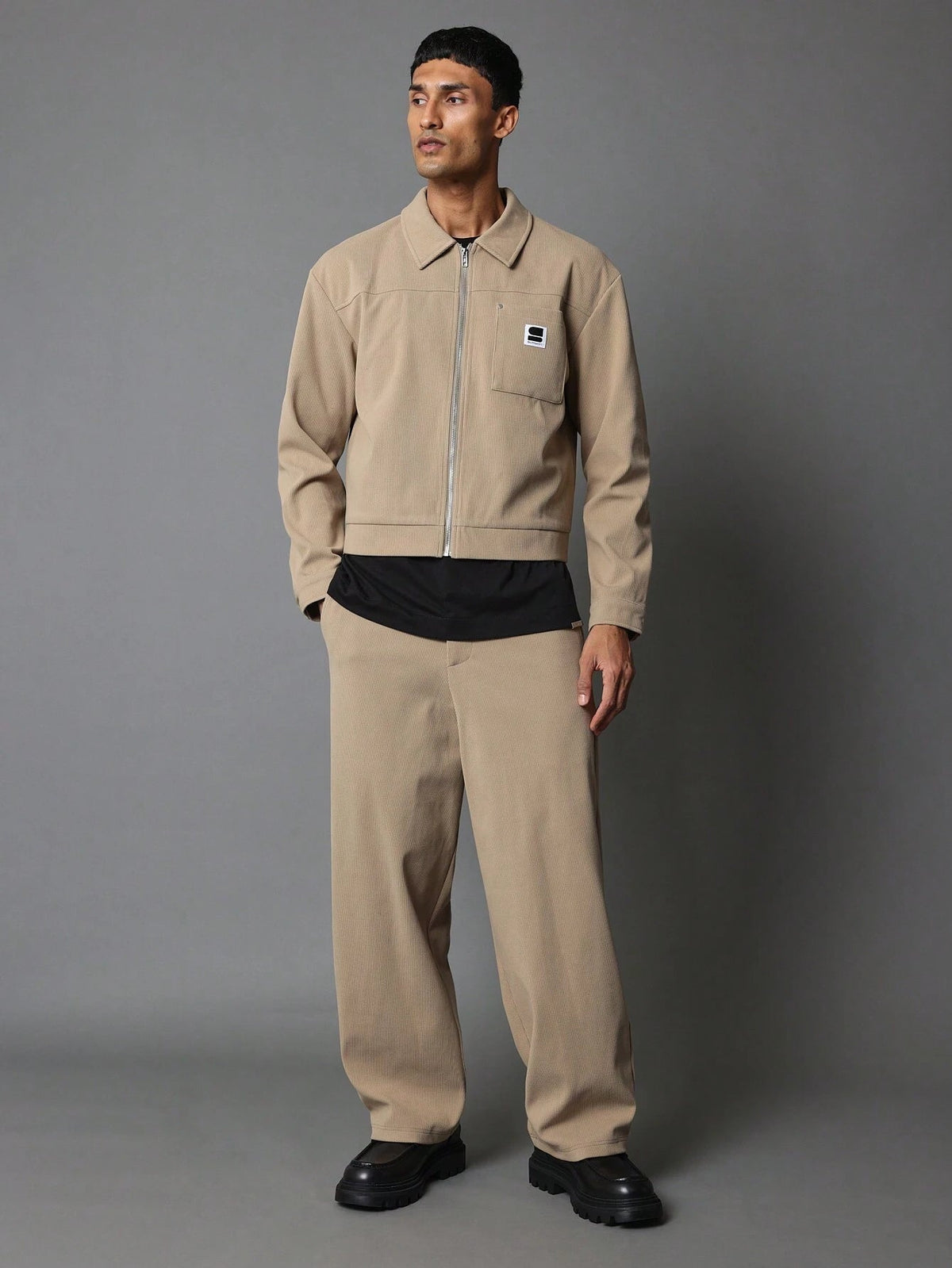 Calça Manfinity Veludo Cream — Foto 4