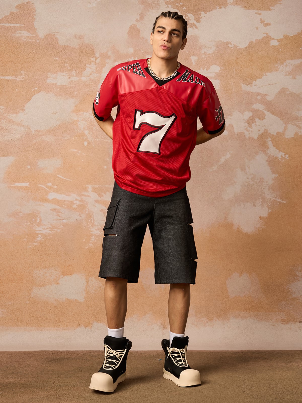Camiseta Manfinity Studios Red Retro Jersey Oversized — Foto 5