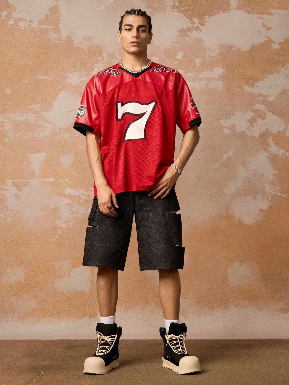 Camiseta Manfinity Studios Red Retro Jersey Oversized — Foto 7