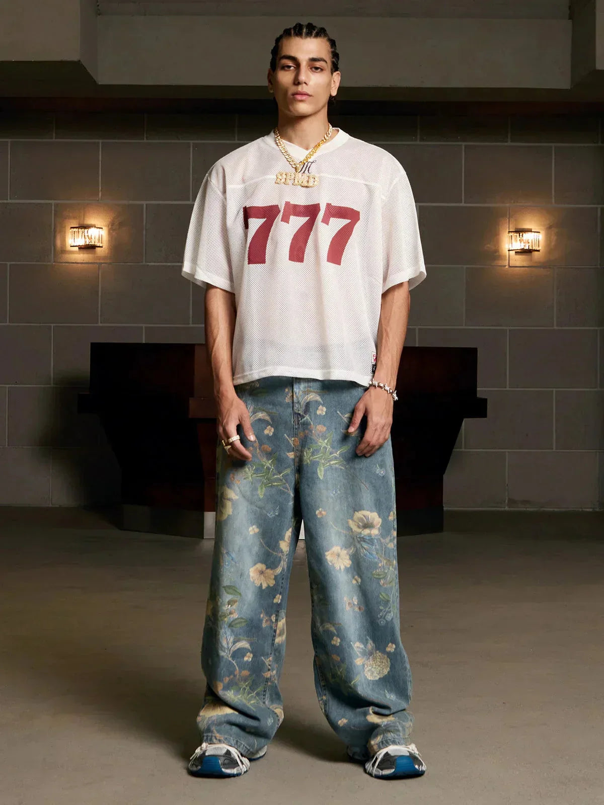Camiseta Manfinity Jersey Letter 777 — Foto 4
